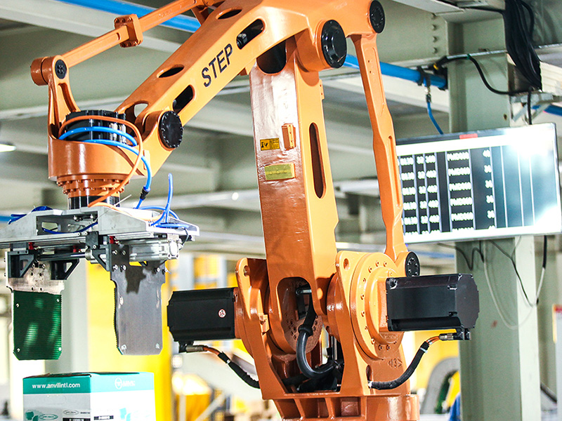 机器人广泛应用于生产