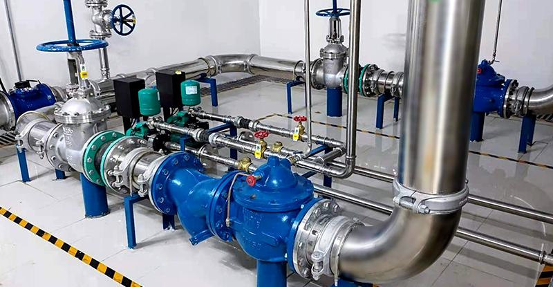 Low-pressure fluid transfer in the medical, beverage, food, brewing, power and chemical industries.